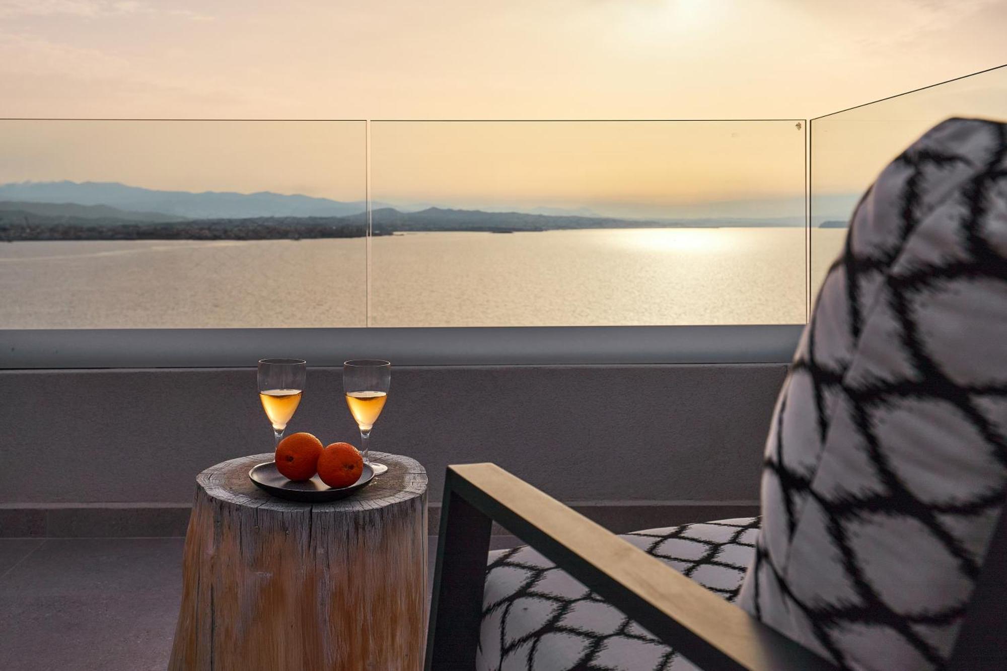 Pachnes Luxury - Heated Pool, Sea View Daire Kounoupidhianá