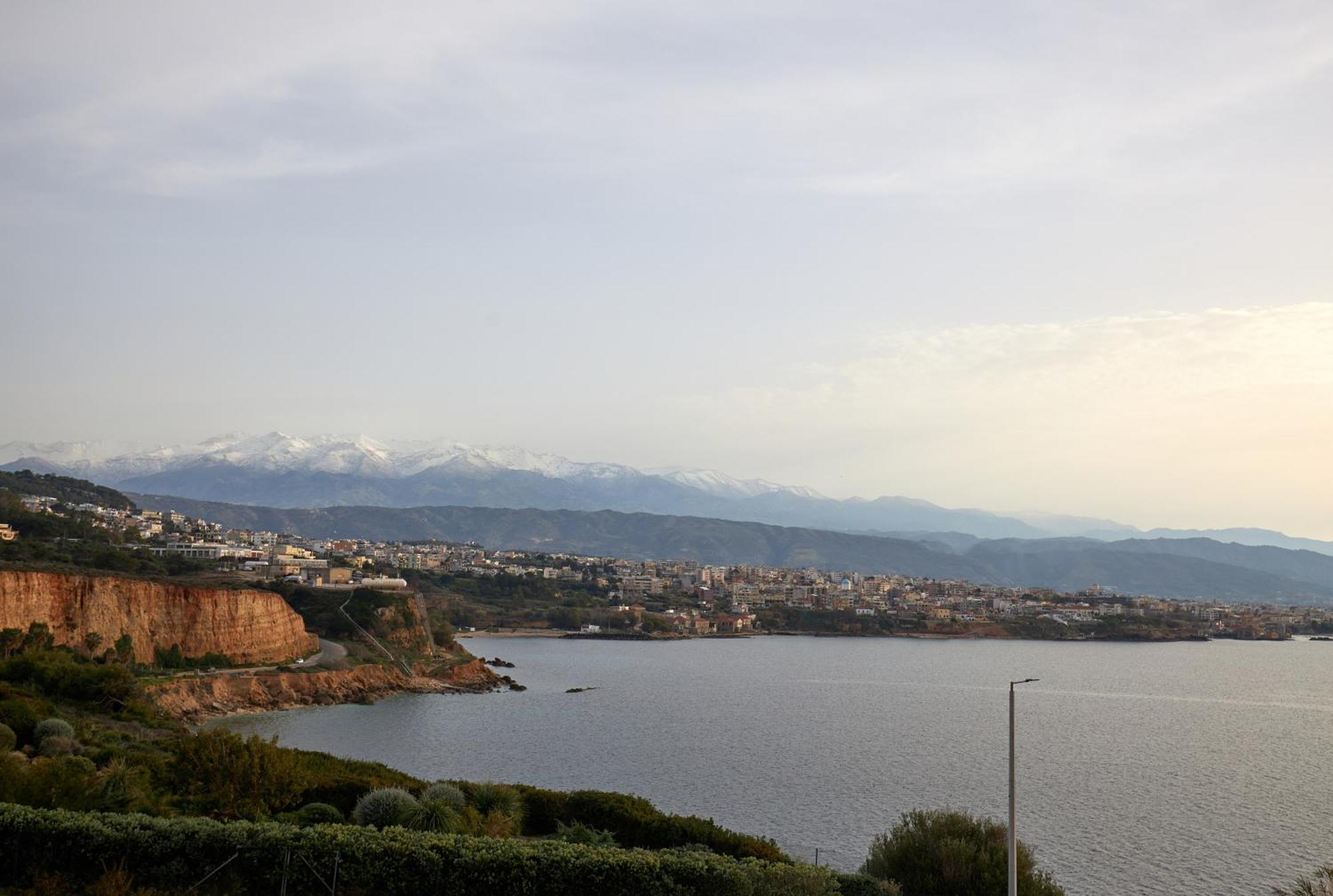 Pachnes Luxury - Heated Pool, Sea View Daire *