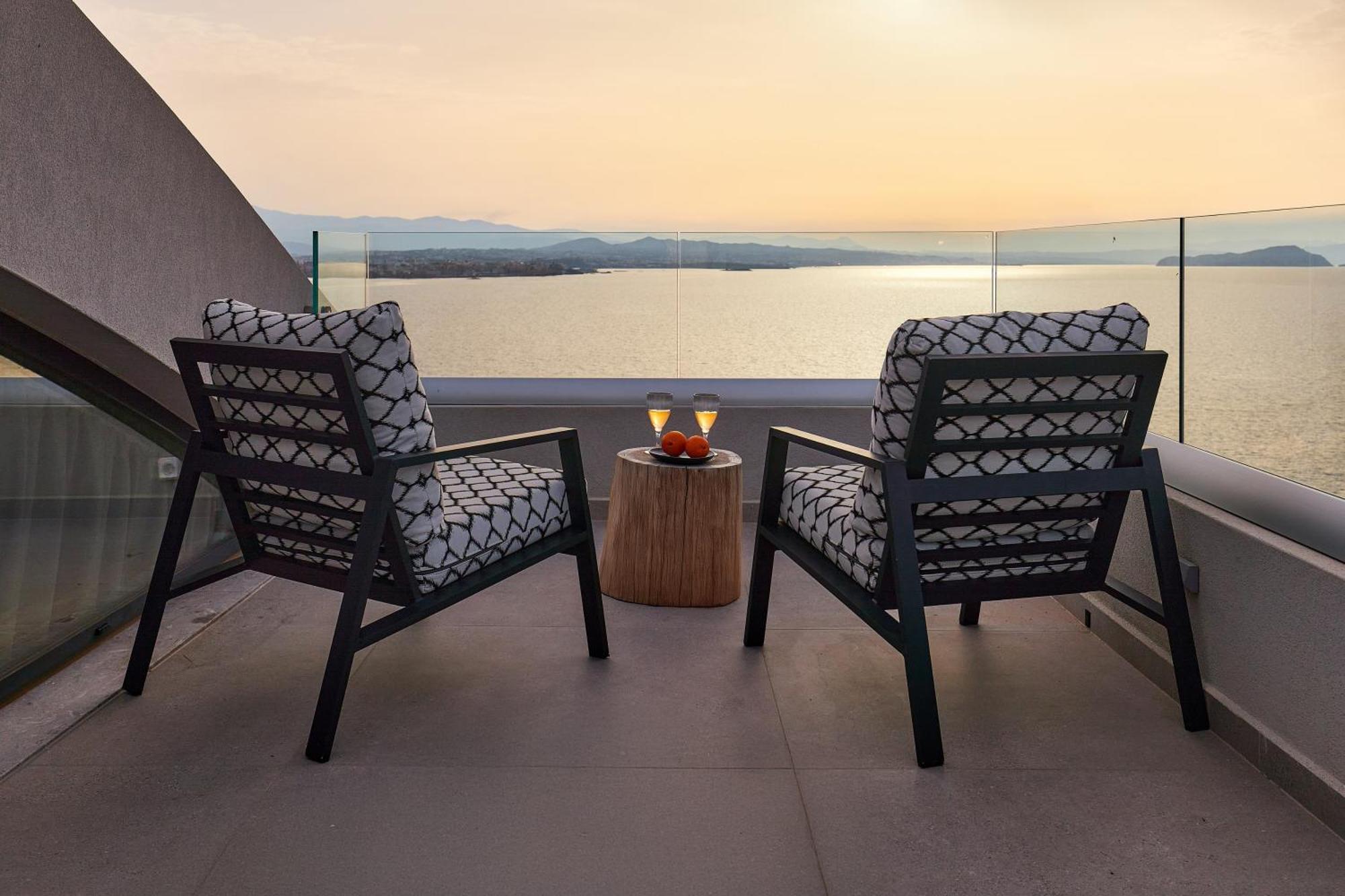 Apartment Pachnes Luxury - Heated Pool, Sea View Kounoupidhianá