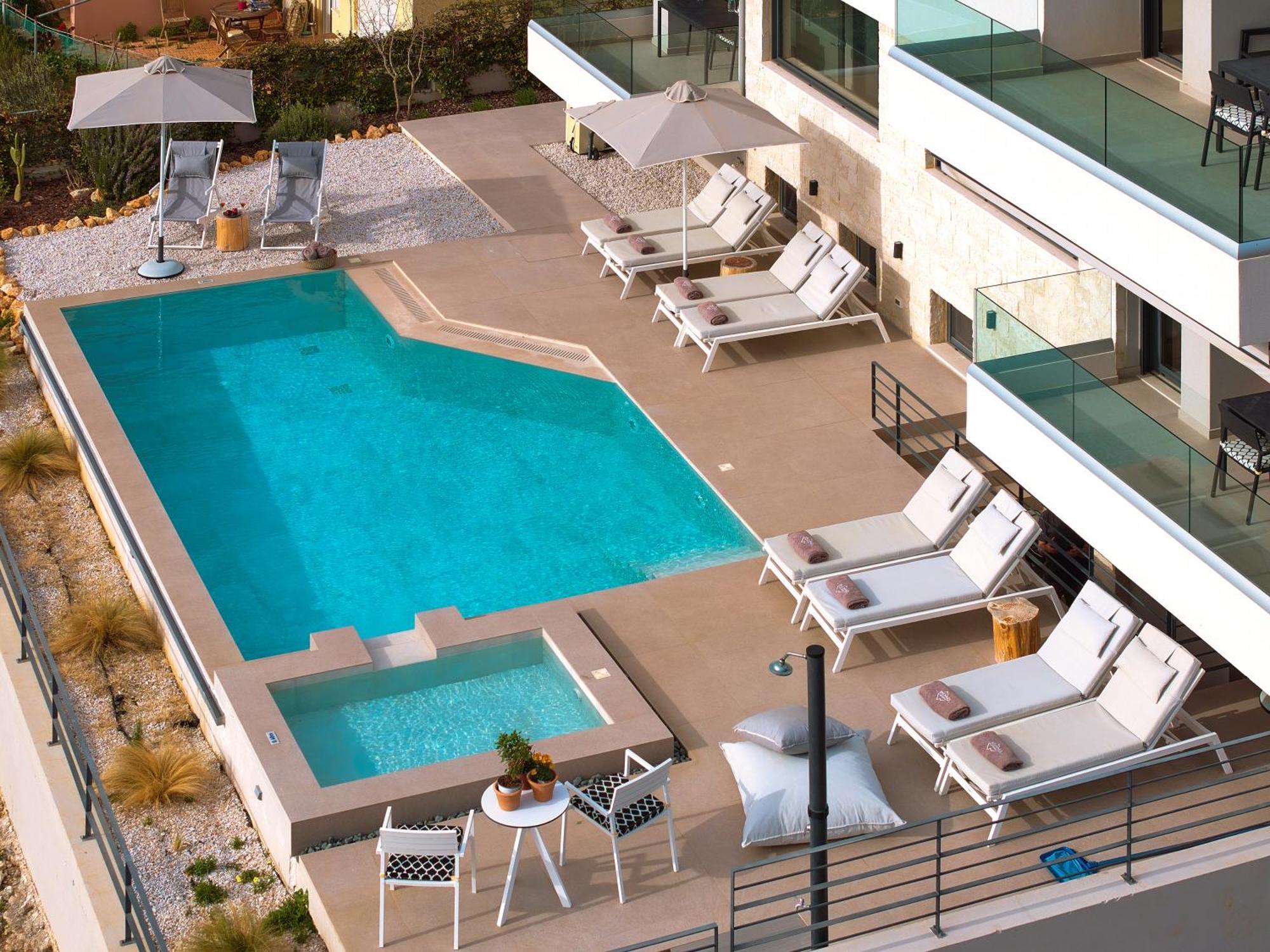Pachnes Luxury - Heated Pool, Sea View Apartment Kounoupidhianá